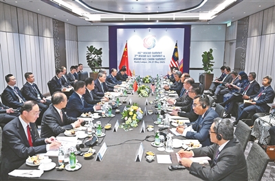 李强会见马来西亚总理安瓦尔