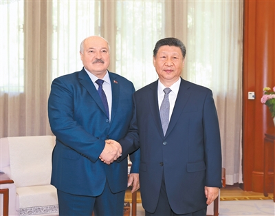 习近平会见白俄罗斯总统卢卡申科